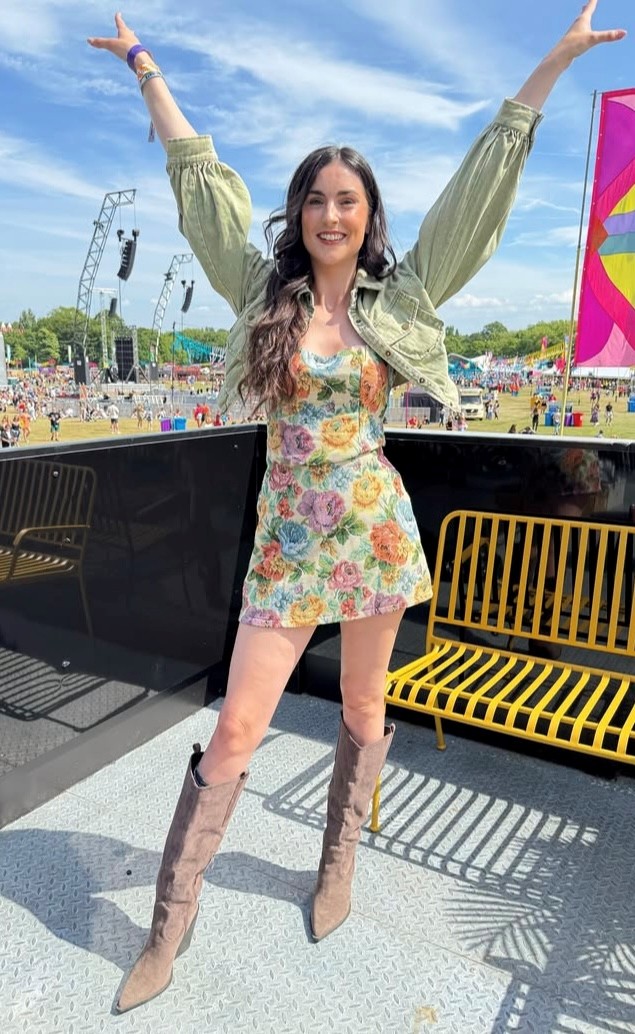 Radio 1’s Big Weekend is coming to Sunderland next May! 🎉
We supplied the custom festival structure — a mobile broadcast centre with interview spaces and an upper-deck platform.
💬 Planning an event? Get in touch via our website.
#LiveEvents #FestivalProduction #Radio1BigWeekend