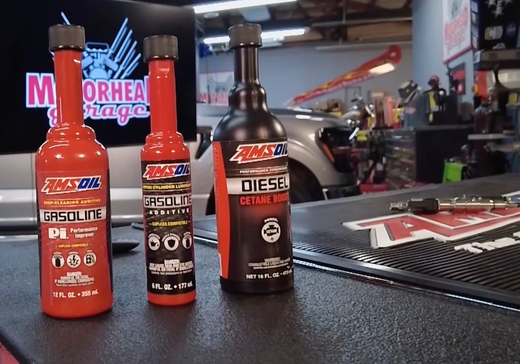 NatSynthetics's tweet image. Fuel injectors sync with pistons in your engine for efficient fuel delivery. See how to clean them here: youtu.be/vctuhXtQ6_0 Boost performance with AMSOIL fuel additives. Shop now: amsoil.com/?zo=1858536 #TechTipTuesday #FuelInjectors