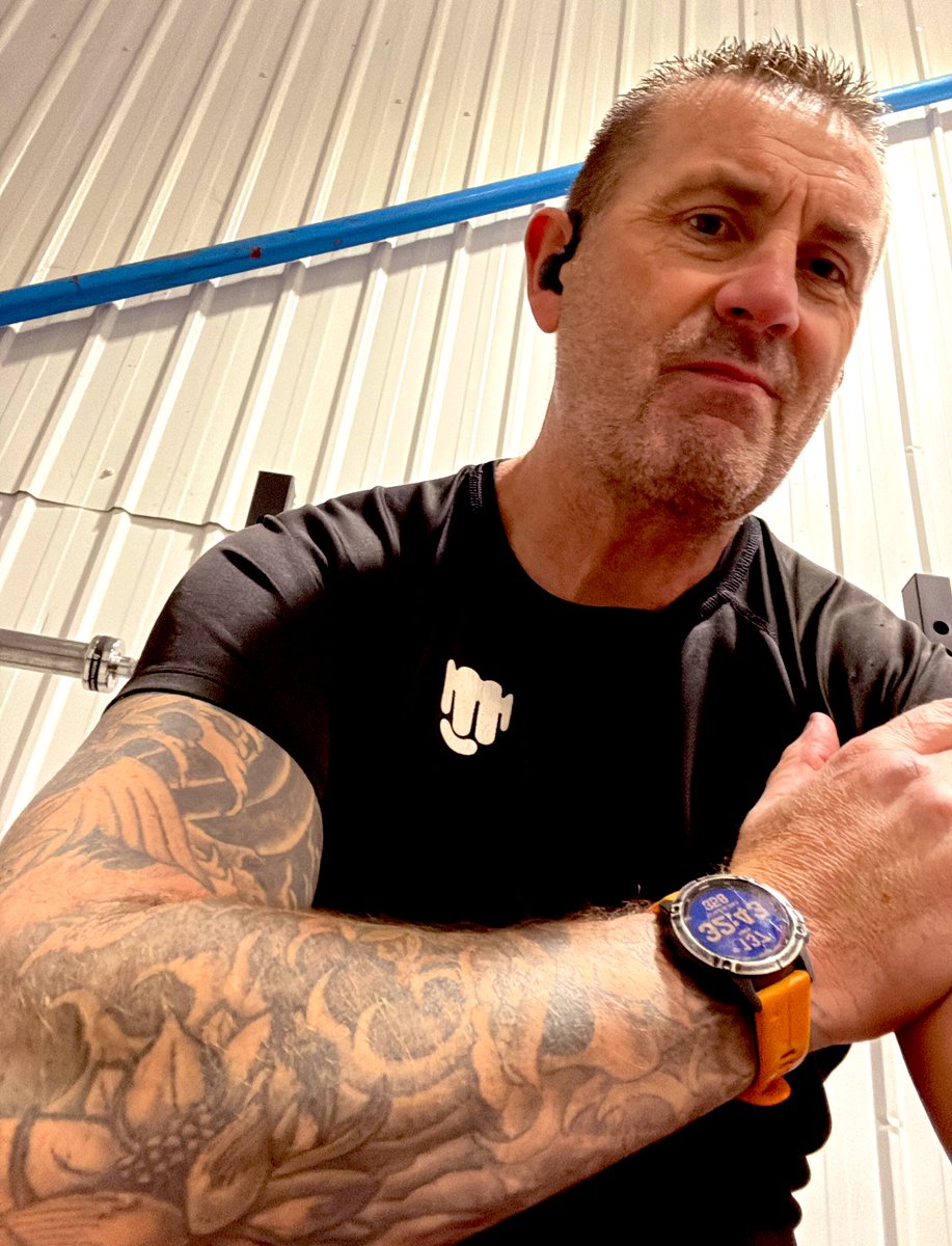 ManVMountain's tweet image. Training session done!! Gym like a freezer today! 🥶