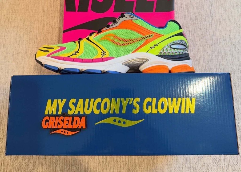 Ovrnundr's tweet photo. Westside Gunn x Saucony ProGrid Triumph 4

• December 4th

- Featuring glow in the dark uppers 🔦 https://t.co/YfpZY6A4f2