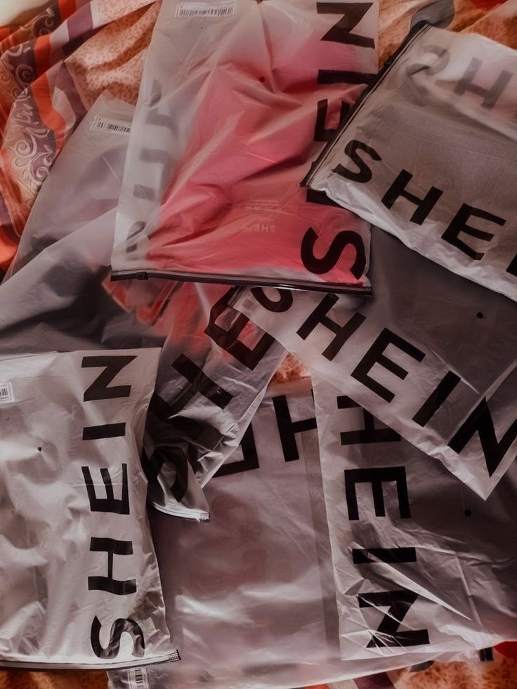 pedrorousseff's tweet image. 🚨FAZ O L! Governo Lula PREPARA o FIM das TAXAS das blusinhas! 🛍️🛒

- Enquanto Jair Bolsonaro TAXAVA tudo, Lula é o presidente DA ISENÇÃO! 

FAZ O L! 🇧🇷🦑🌟