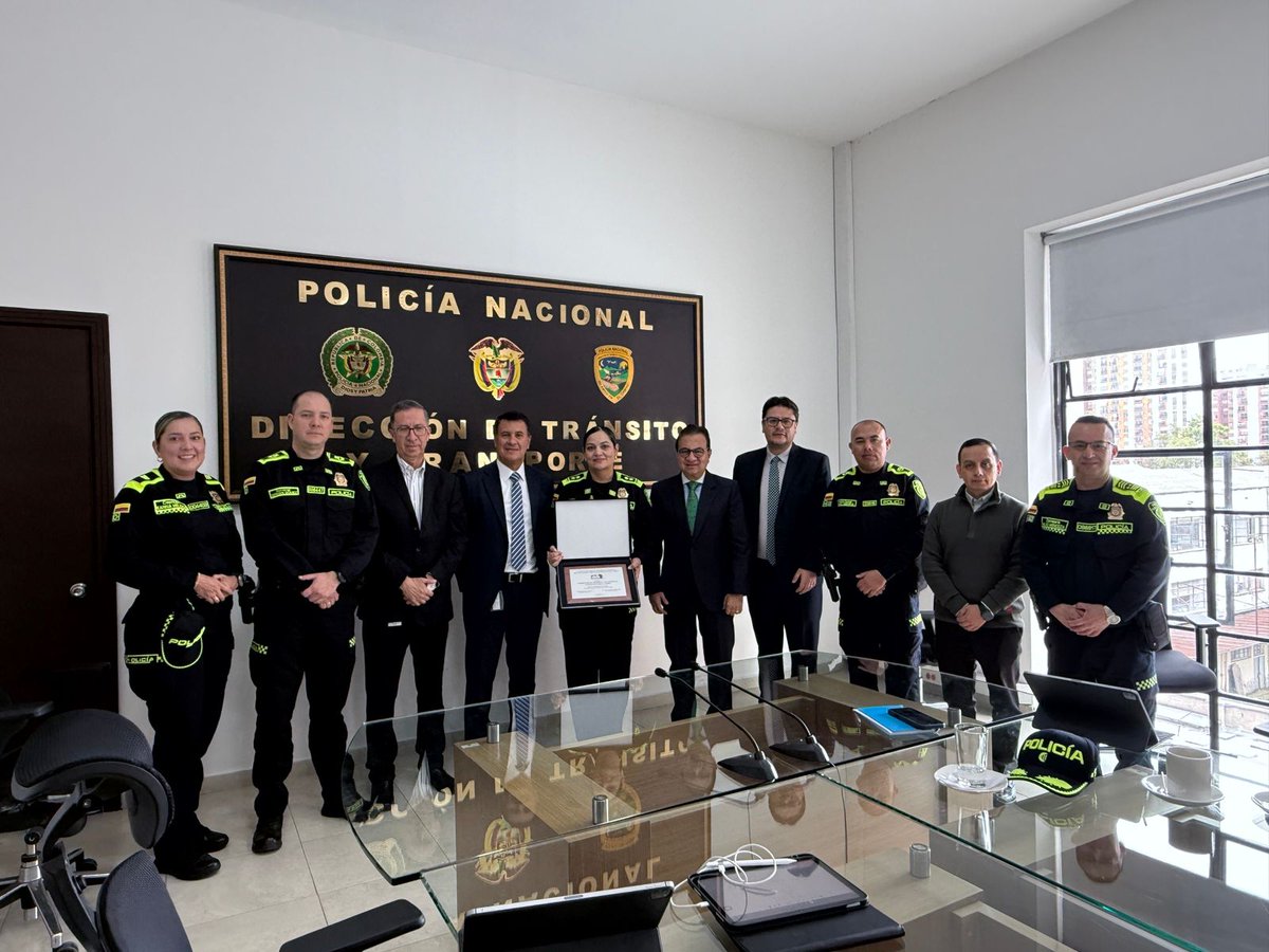 #Hoy realizamos una importante mesa de trabajo enfocada en la seguridad de las carreteras nacionales.

Contamos con la participación de la General Susana y su valioso equipo de trabajo de la Dirección de Tránsito y Transporte de la Policía Nacional <a href="/TransitoPolicia/">Dirección de Tránsito y Transporte</a>, junto a