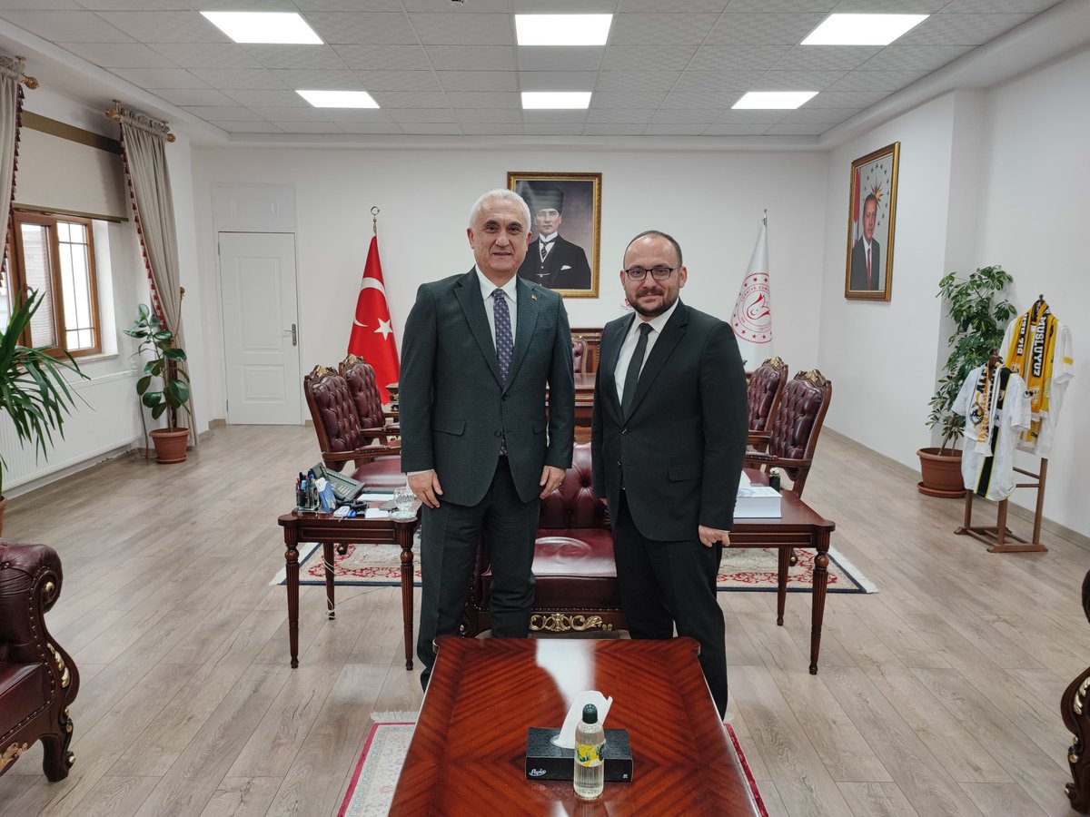 TCMusValiligi's tweet image. Muş Alparslan Üniversitesi Rektörü Prof. Dr. Mustafa Alican, Valimiz Sayın @Valiavnicakir’ı ziyaret etti.#Muş

📍 Muş Valiliği