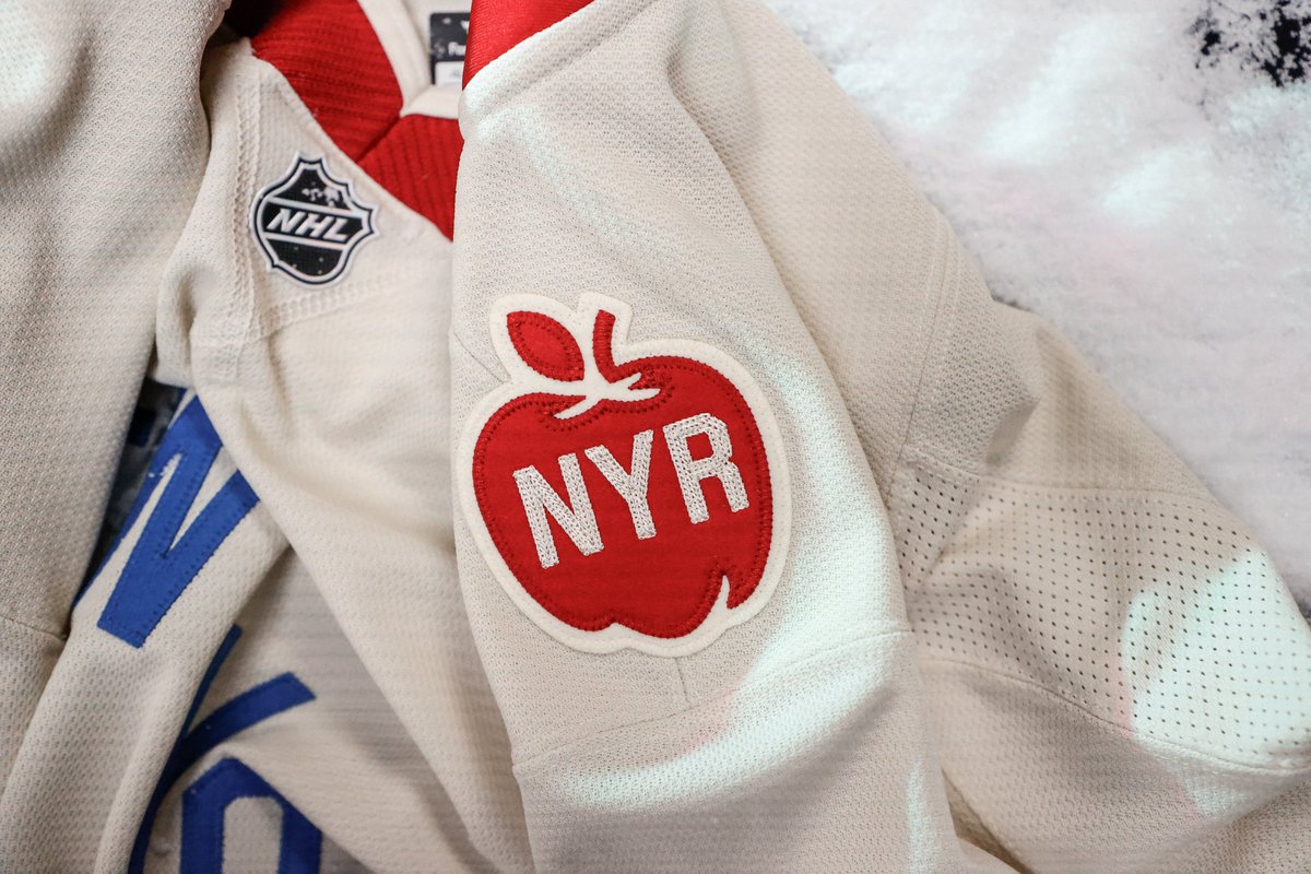 BR_OpenIce's tweet image. The 2026 Winter Classic jerseys have been unveiled.

Rangers and Panthers bringing the 🥶 to Miami January 2nd