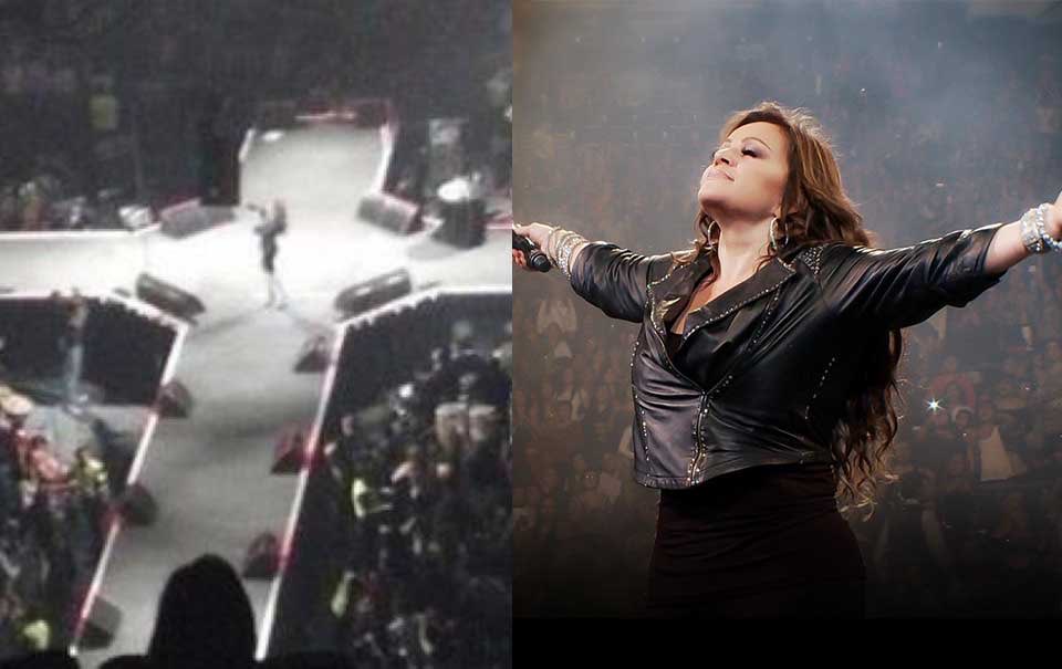 escenario de lux siendo en forma de cruz como el del último concierto de jenni rivera, la diva de la banda,,,,,,,,