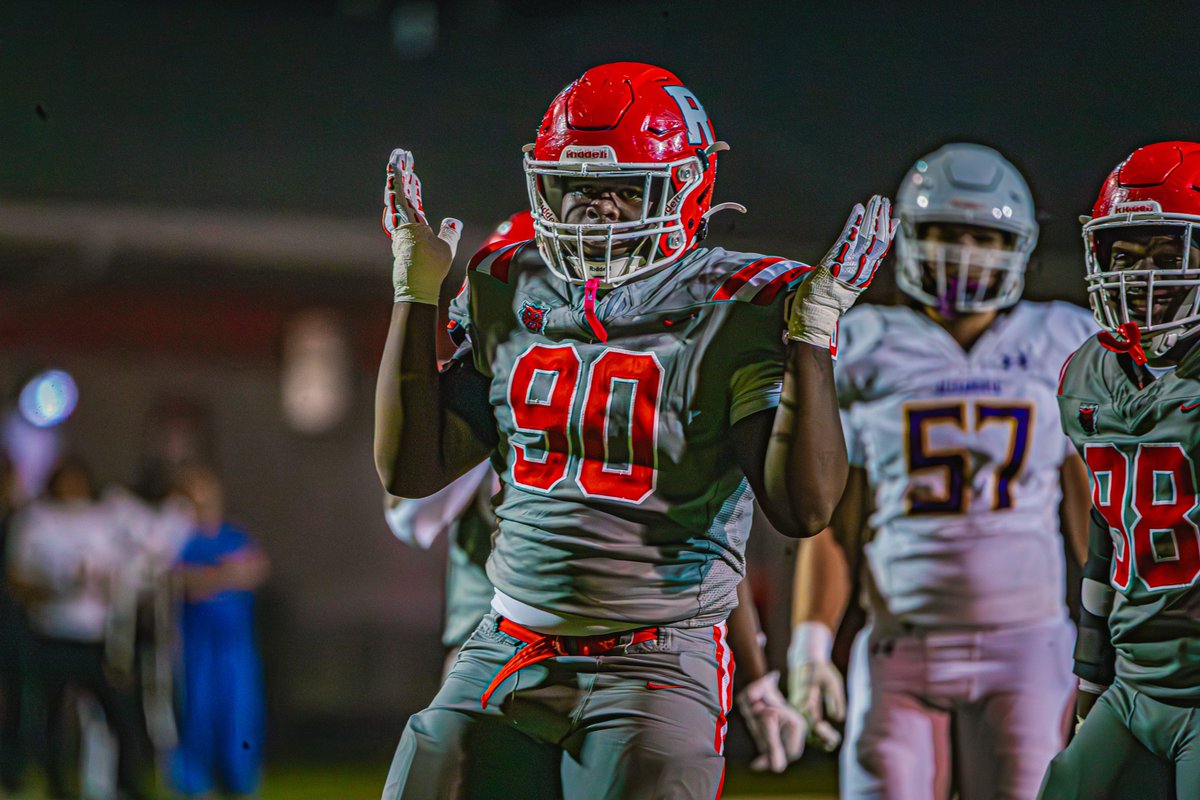 Story: Ruston High's <a href="/PottsRakeem/">RaKeem Potts</a> doesn't have a five-star ranking or a list of college offers. Yet, all he does is wreck games in the best district in the state.
Try 18.5 tackles for loss and 4 sacks.

“It’s made me work harder and make them look at me.”
rustonleader.com/sports/ra%E2%8…