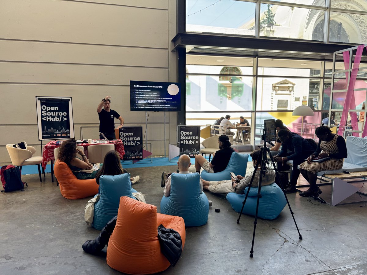 toomore's tweet image. The more details from Open Source Hub hosted by #FOSSASIA at #Devconnect