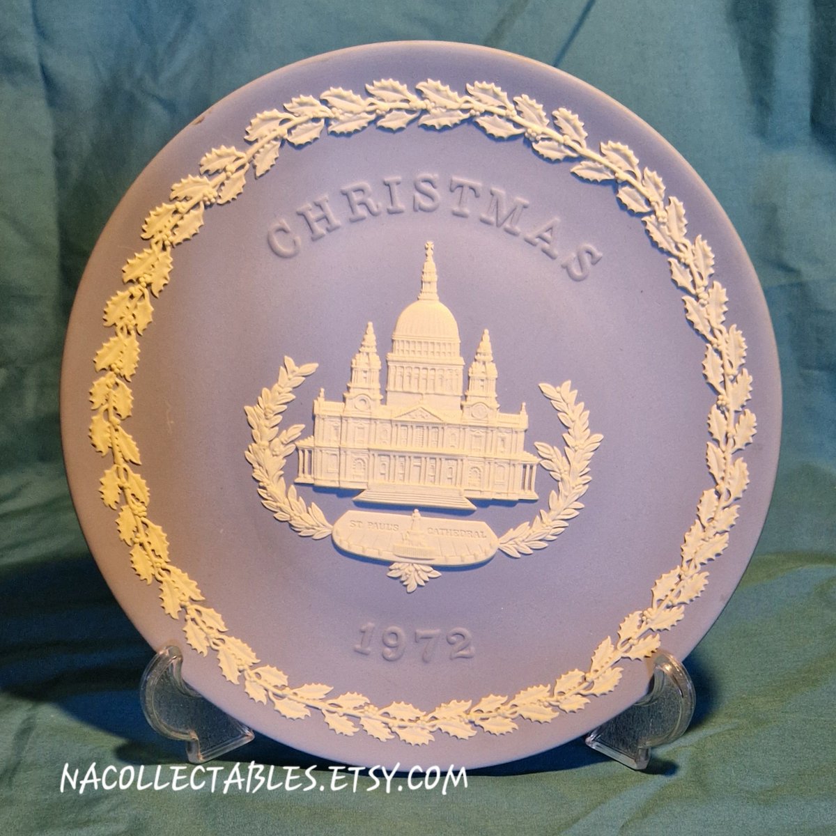nacollectables's tweet photo. Looking forward to Christmas?
Tonight's offerings are from our ceramics range starting with this Wedgood plate commemorating Christmas 1972!
https://t.co/0bPxrIQy0r
@EverRotating #vintageshowandsell #Wedgwood #ChristmasGiftIdeas #Jasperware #StPaulsCathedral https://t.co/GSeKjAVrrQ