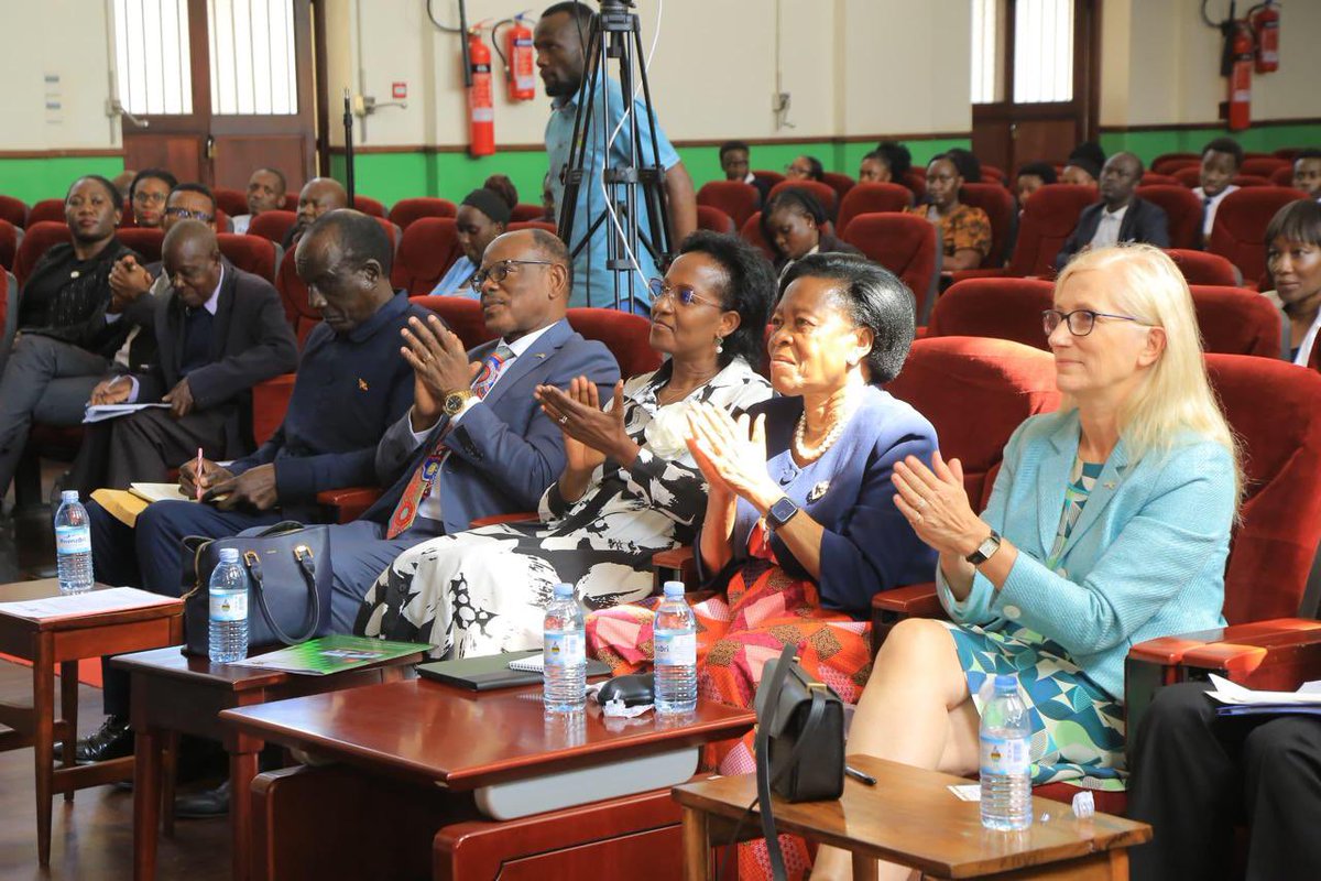 AusHCKenya's tweet photo. An opportunity for government, alumni and future prospective students to reflect on the past 60 years and discuss opportunities to strengthen and grow our partnership.

(2/2) https://t.co/Bro4v1UAXS