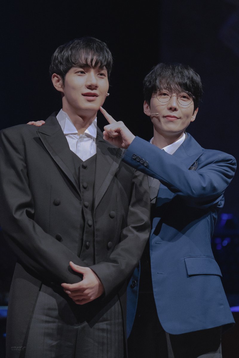 moonandyou_pic's tweet image. 251119 뮤지컬 라흐마니노프 X YES24 그래마니노프

라흐마니노프 #임준혁 
니콜라이 달 #김재범

당신은 이미 볼콕 받는 사람입니다 👈🏻,^-^,