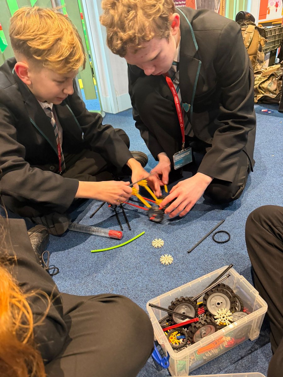 oulderhillla's tweet photo. Our students took part in an exciting Army workshop, working in teams to design and build tanks! 💥🚗
Huge well done to Summayah, Zaynah, Mazeedah, Ijiaz and Eesah whose tank travelled the furthest. The facilitators said it was the best they’d seen all day! 👏 #STEM #Teamwork https://t.co/FFzQ8lzOmF