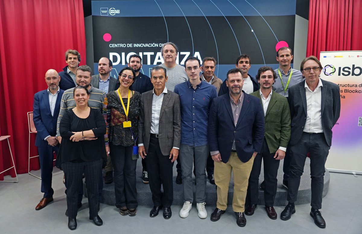 iCommunity tweet media