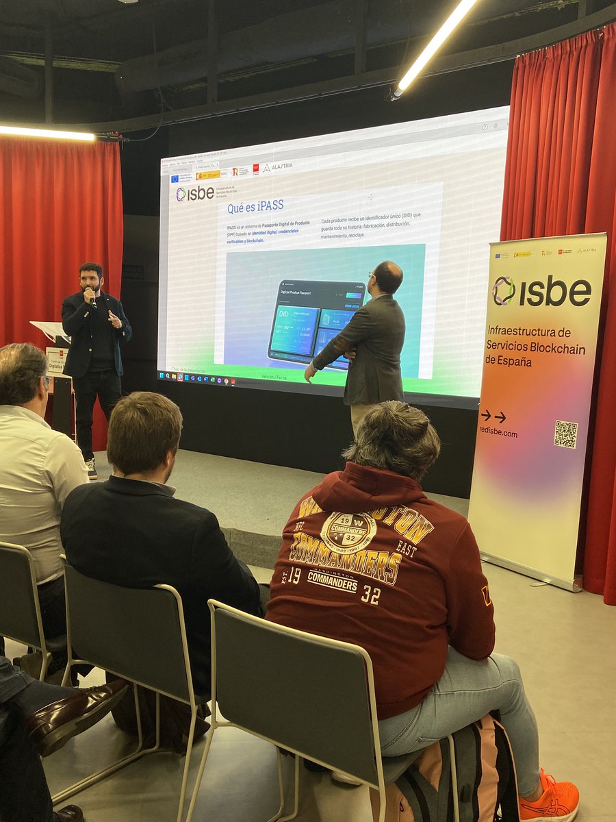 iCommunity tweet media