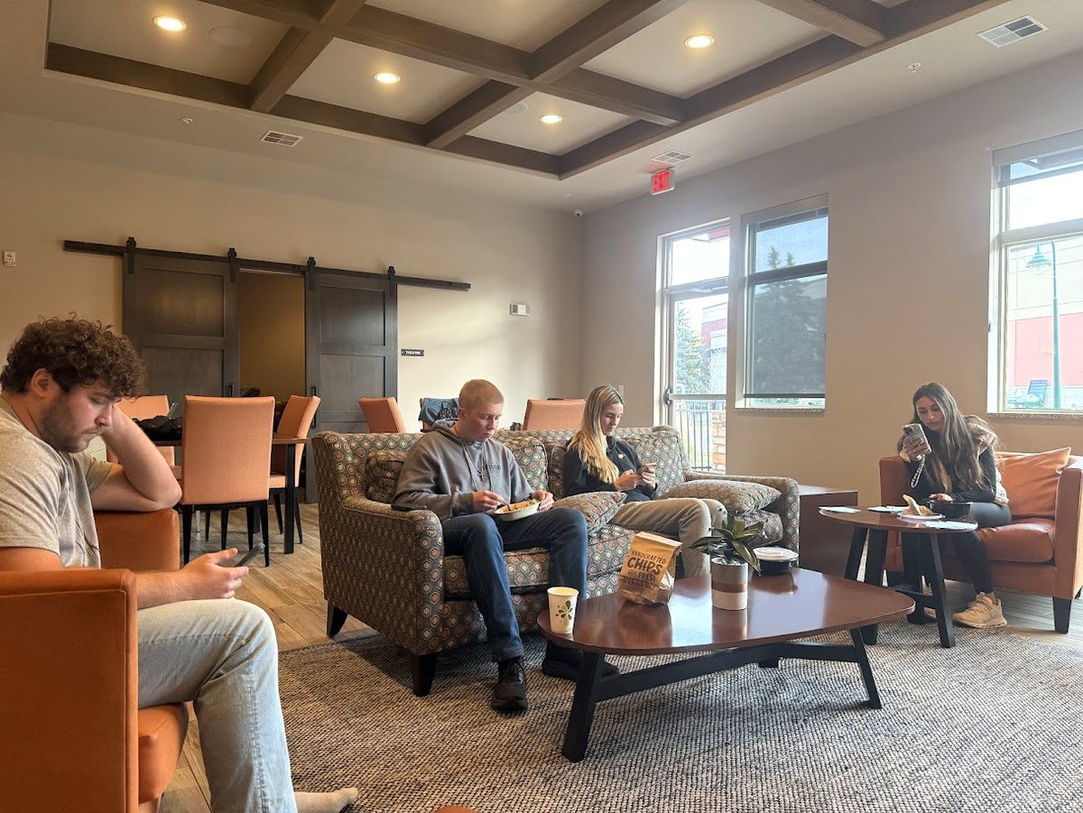 A quiet moment in between the hustle 📚

The College Works interns stay focused, prepared, and ready for the next challenge. 💼
👉 Apply now: collegeworks.com/internship/app…

#MyCollegeWorksExperience #InternshipGoals #LeadershipJourney