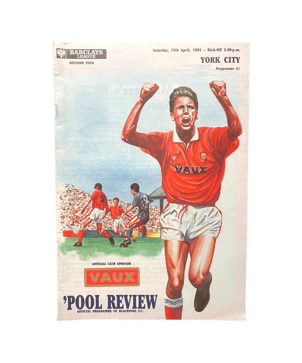 TheKitmanUK's tweet image. Checkout this Blackpool FC V York City Division Four Programme, 13th April 1991

Buy Now - thekitman.co.uk/product/blackp…

#TheKitman

#199192 #BlackpoolFC #Programme #YorkCity