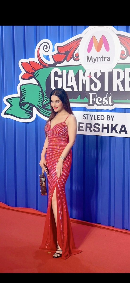 AnusmritiSarkar's tweet image. Red carpet ❤️✨🧿🧿

#Events #Wednesdayvibe