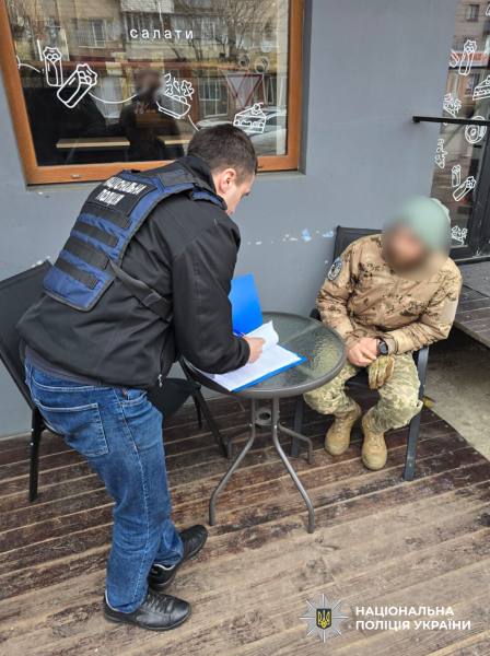 Син міської голови Умані незаконно оформив інвалідність та програв соцвиплати в казино.

За допомогою підробних документів чоловік домігся присвоєння другої групи інвалідності та статусу ВПО для отримання додаткових виплат. 

1/2