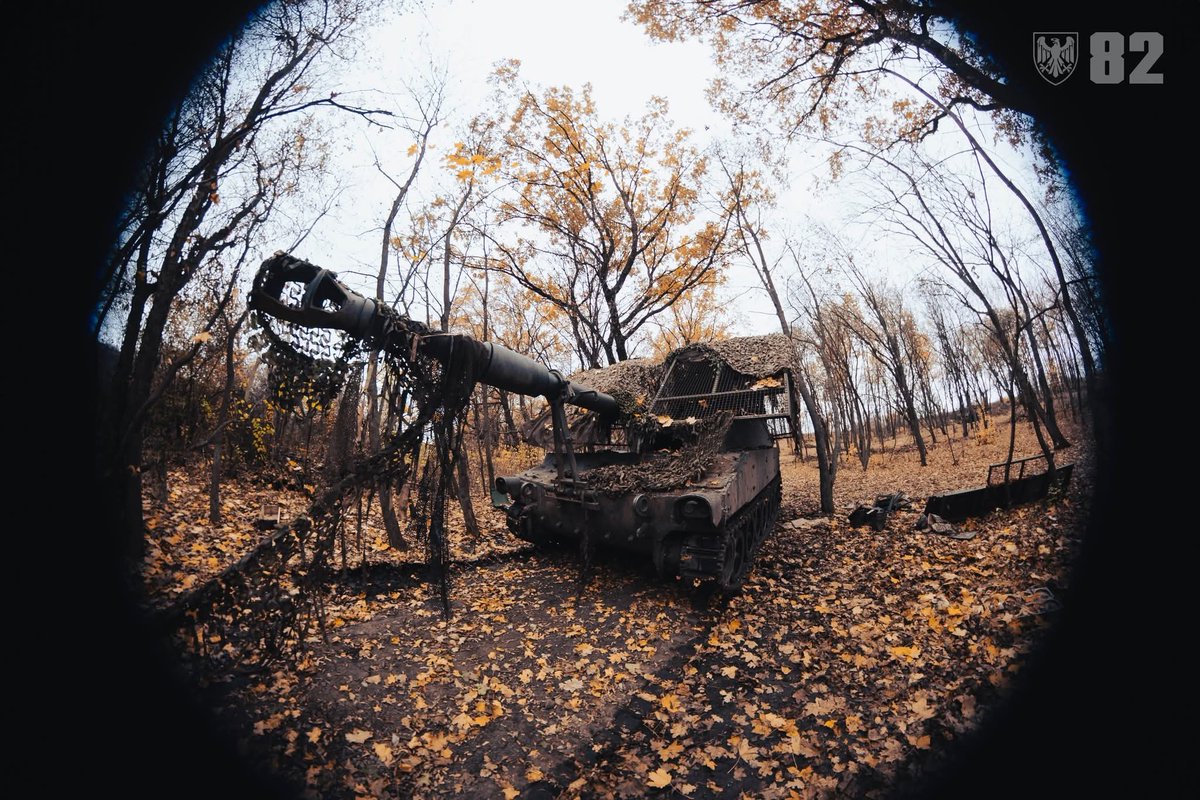 DefenceU's tweet image. 🇺🇸-made Paladin howitzer in service with #UAarmy has proven its effectiveness in battle. Accurate, simple, reliable. It works fast and strikes precisely.
This is artillery that doesn’t fail and destroys the enemy every day.

📷: 82nd Air Assault Brigade