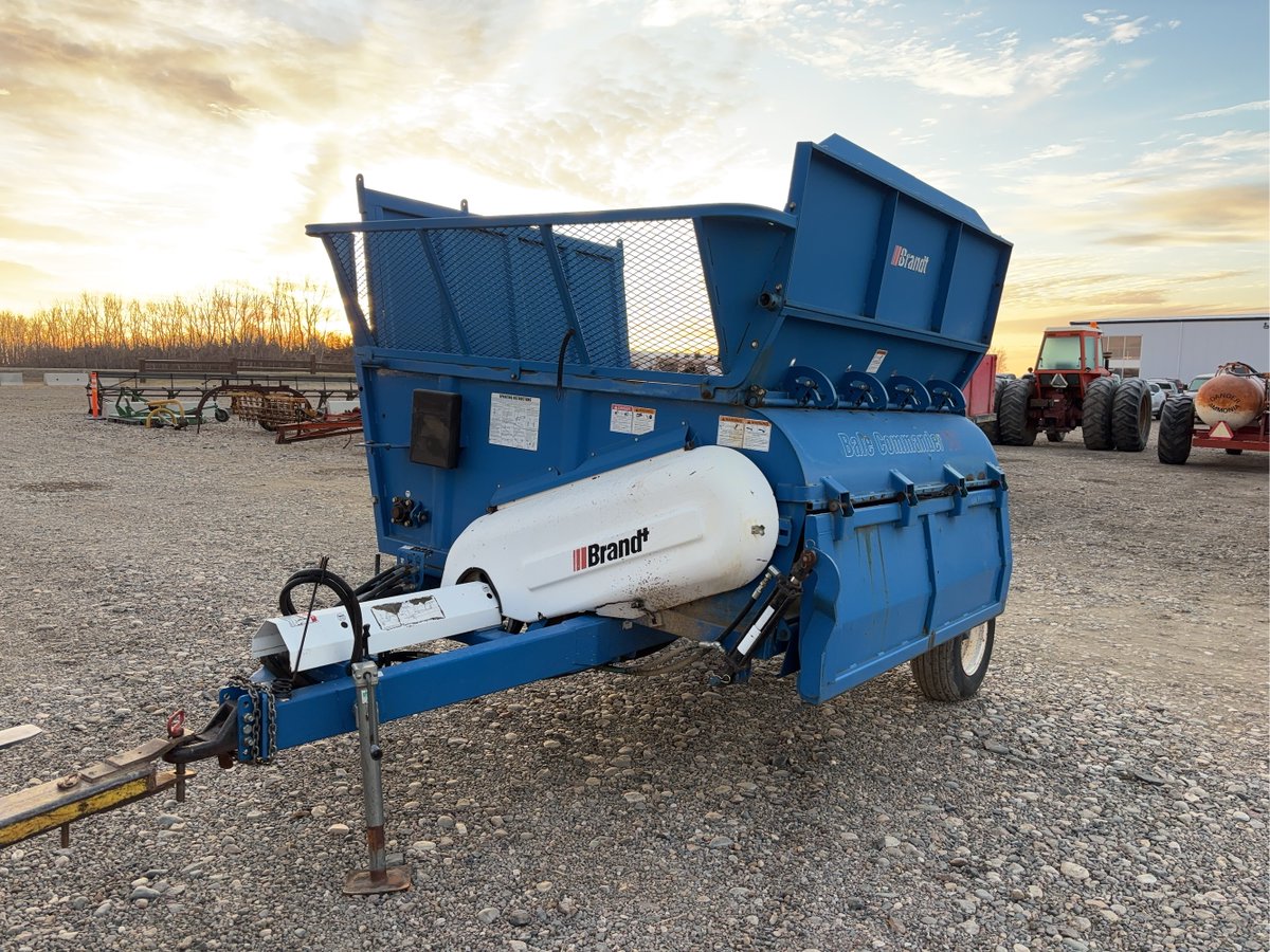 It's that time of year..How many of you have started feeding cattle, or are they still grazing on pasture?

This 2001 Brandt Bale Commander Shredder is selling on November 25th, check it out.
yacauctions.com/auctions/10444…