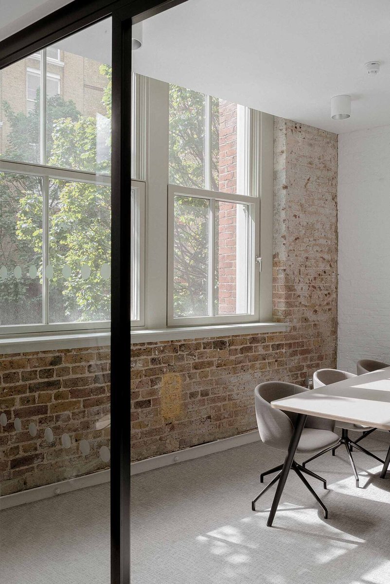 Archello's tweet image. A fabric-first retrofit by @AFL_tweet transforms a Victorian warehouse using low-carbon blockwork, wood-fibre insulation, triple glazing, and lightweight extensions.
archello.com/project/clerke… 

#ArchitectureForLondon #LowCarbonRetrofit #AdaptiveReuse