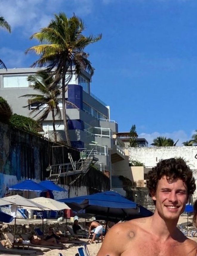 shwnwrong's tweet image. eu apenas achei que estavam no mesmo lugar