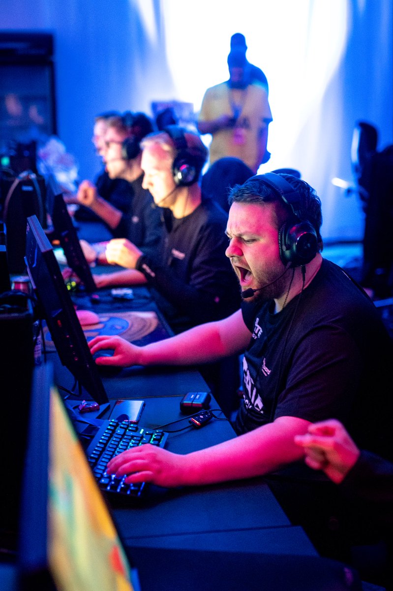 Red Bull GIBAWAY JOURNEY - Moments of excitement 💫