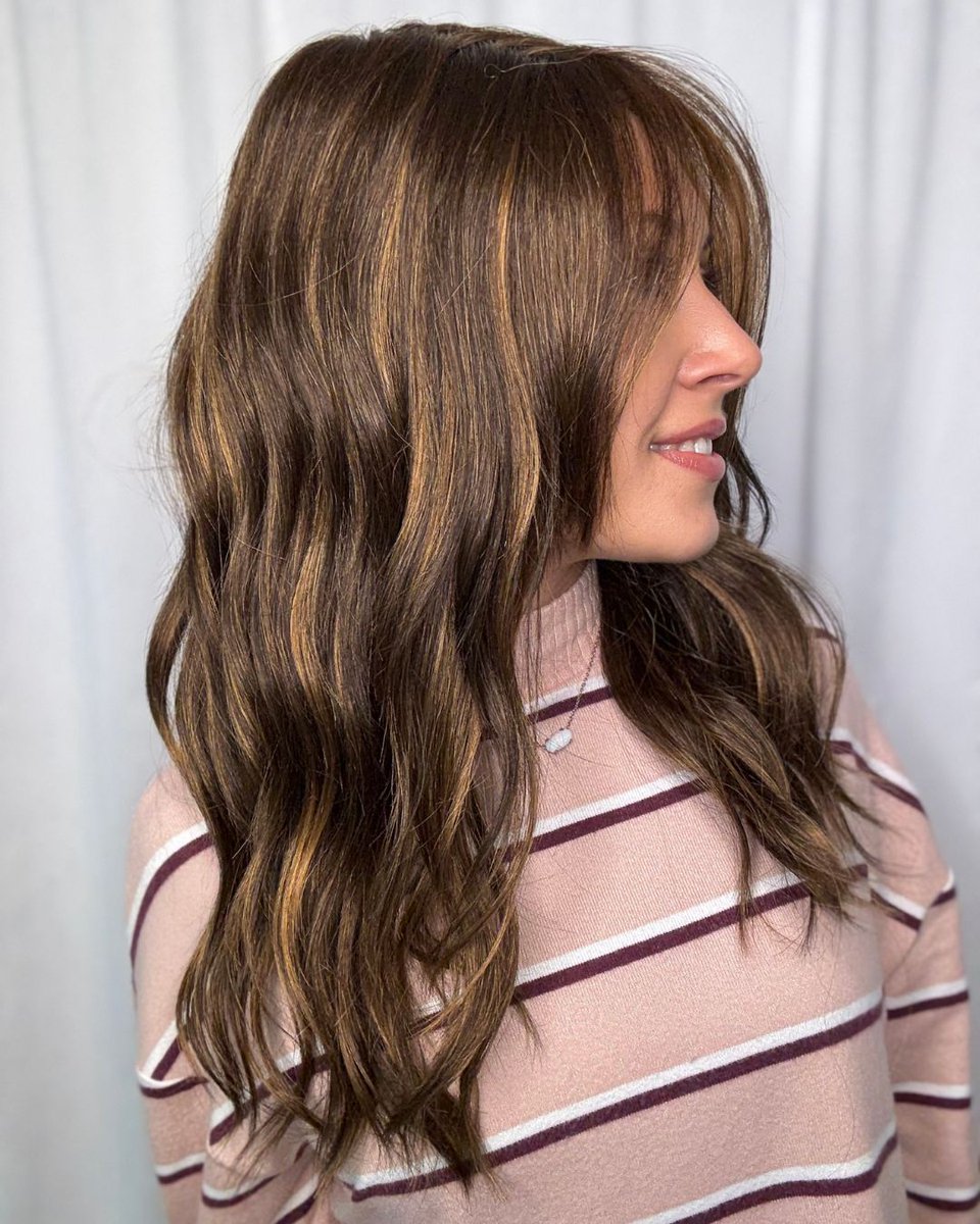 pattispearls's tweet image. She&apos;s flawless, she&apos;s beachy, and she&apos;s your new favorite 💁‍♀️😜 Meet Olivia by @jonrenau in Caramel Ribbon 6F27 🤎😍

Shop it here: wigsbypattispearls.com/products/olivi…

#wigsbypattispearls #thinhairsolutions #tryon #alternativehair #hairlosssolutions #hairconfidence #jonrenau