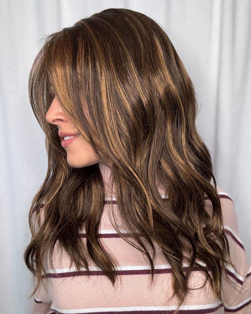 pattispearls's tweet image. She&apos;s flawless, she&apos;s beachy, and she&apos;s your new favorite 💁‍♀️😜 Meet Olivia by @jonrenau in Caramel Ribbon 6F27 🤎😍

Shop it here: wigsbypattispearls.com/products/olivi…

#wigsbypattispearls #thinhairsolutions #tryon #alternativehair #hairlosssolutions #hairconfidence #jonrenau