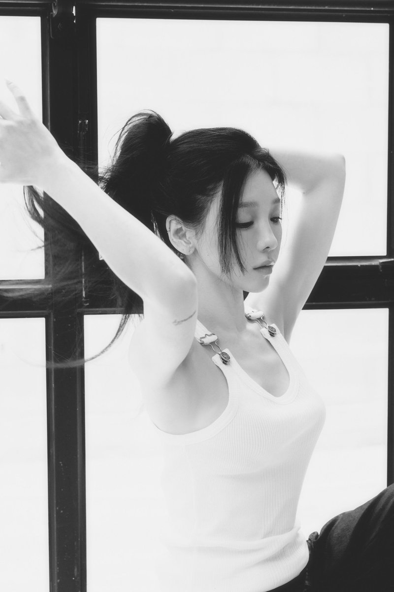 ktysource's tweet image. this shoot of taeyeon?????