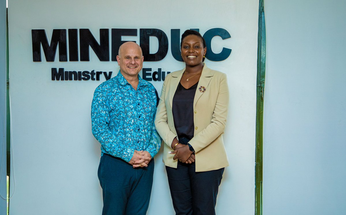 Rwanda_Edu's tweet image. Minister of State @ClaudetteIrere received Prof. @deankarlan, Founder of @poverty_action and Professor at @NorthwesternU, together with his team for a courtesy visit. 

Their discussions centred on deepening collaboration and identifying new opportunities to advance shared…