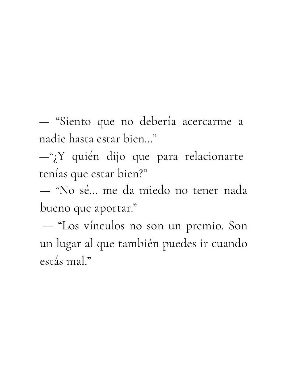 MattyBenavides's tweet photo. Pensamos q hay q esperar “estar mejor” para acercarnos a otros, pero no se trata d perfección sino d permitirte estar, de abrir un espacio donde compartir lo q te ocurre sin esconderte. La vulnerabilidad no resta valor, te humaniza. Y desde ahí, construir vínculos sólidos y sanos https://t.co/Y1FcvAnhwt