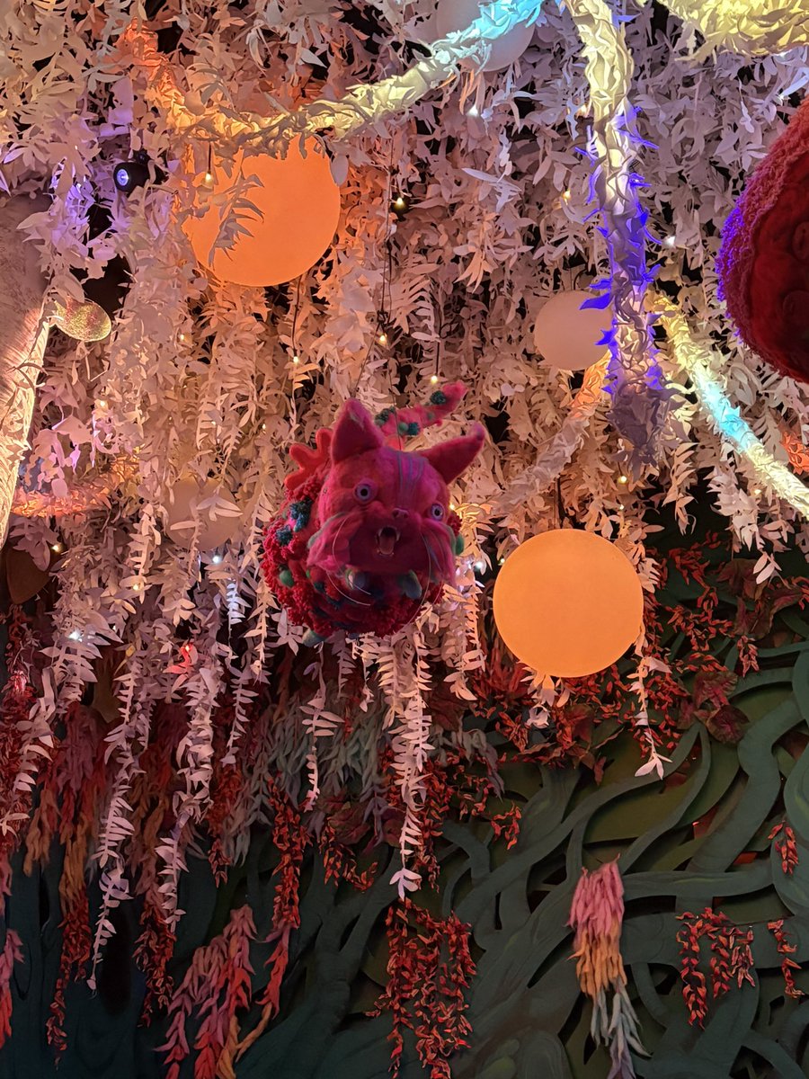 quackulous's tweet photo. Meow wolf in grapevine 🤩 https://t.co/FrsLcn06ss