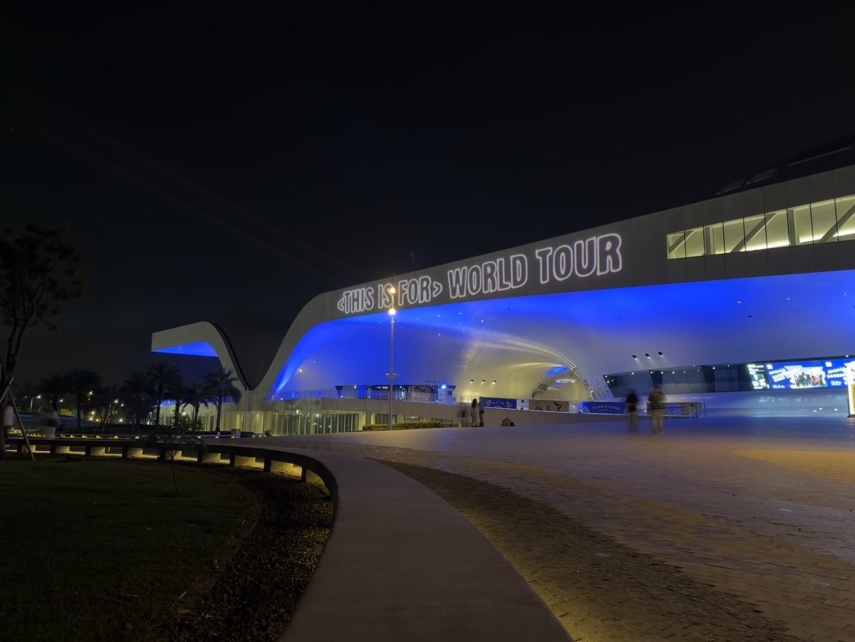 《一點點有用的小知識》
如果用iphone想要「純拍照」的話，記得開原況，後續可以自己編輯畫面或直接選擇「長時間曝光」，就不會只拍到殘缺的字XD
#THISISFORKAOHSIUNG