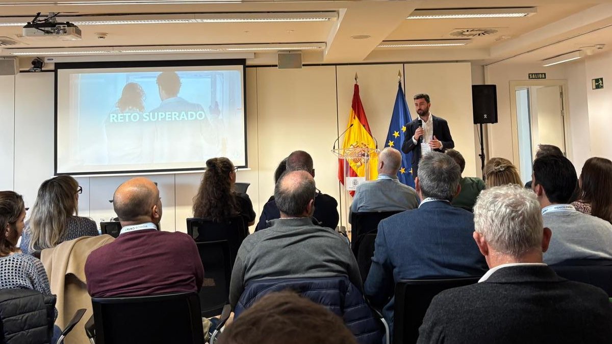 Food4LifeSPAIN's tweet photo. 🗣️ Hoy, @EduardoCotillas, secretario general de la #PTF4LS, ha estado presente en el Demo Day Food (Tech)² Challengers 2025, programa gestionado por @CNTA_CIT, con el apoyo de @gobmap

👏🏻 Felicitamos a las startups participantes, por el gran nivel de sus proyectos. https://t.co/TeG389EgI2