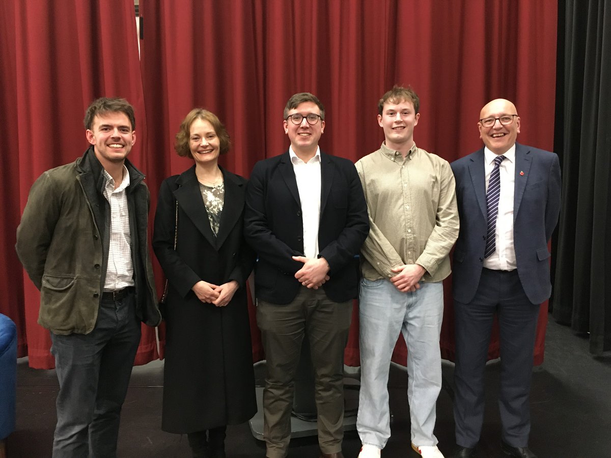 rgsgog's tweet photo. Great to welcome OGs Oscar Atkinson’19, George Badham’08, Jack Doyle’22 & parent Carys Sonnenberg to our Careers in Medicine Seminar. A brilliant panel, sharing honest insights into the highs and challenges of a career in Medicine. #RGSCommunity @RGSGuildford https://t.co/nPH043ltOH
