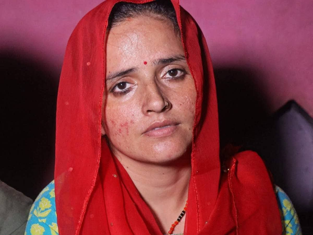 kvmwale's tweet image. बिहार में SIR मॉडल की शुरुआत होते ही पूरे देश में SIR की प्रक्रिया शुरू हो गई है। ऐसे में लोगों के मन में एक सवाल उठ रहा है

पाकिस्तान से आई सीमा हैदर का क्या होगा? उसके पास न पासपोर्ट है, न ही वीज़ा… अब उसकी ‘स्थिति’ कौन तय करेगा?”
#SIRModel #SeemaHaidar