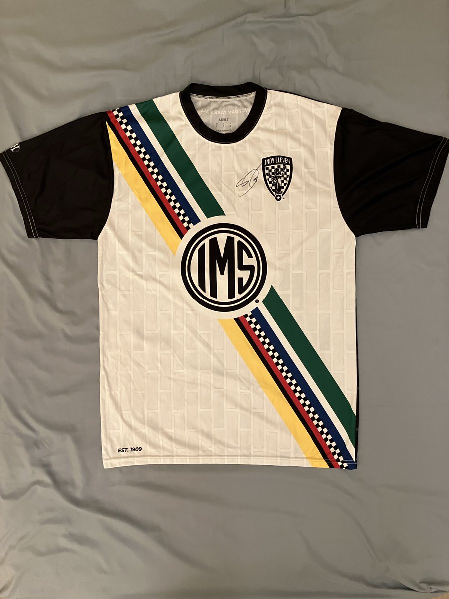 CharlesHwang20's tweet photo. I have purchased (and received!) @IndyEleven (@USLChampionship/@USL_HQ) Hispanic Heritage Night, Racing Indy Night, Kick for a Cause, Oktoberfest, and Fan Appreciation Night warmup jerseys autographed by @RamblersMSOC (@LoyolaRamblers) alumnus #18 Elliot Collier (2016)! #OnwardLU https://t.co/e0KuvrE97N