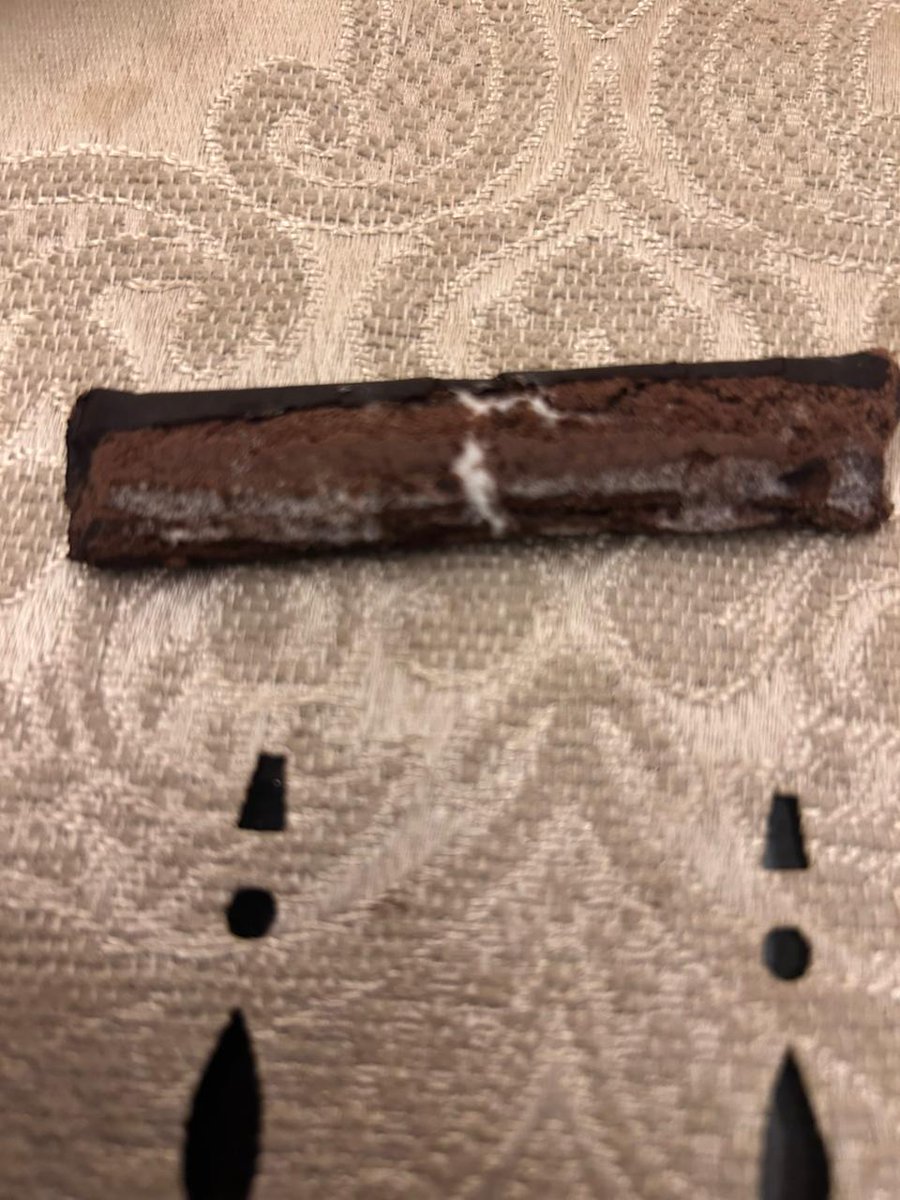 واحد صاحبي راح جابها على اساس انها نص ربع 
طلع نص ربع هوهوز محشي كريمه