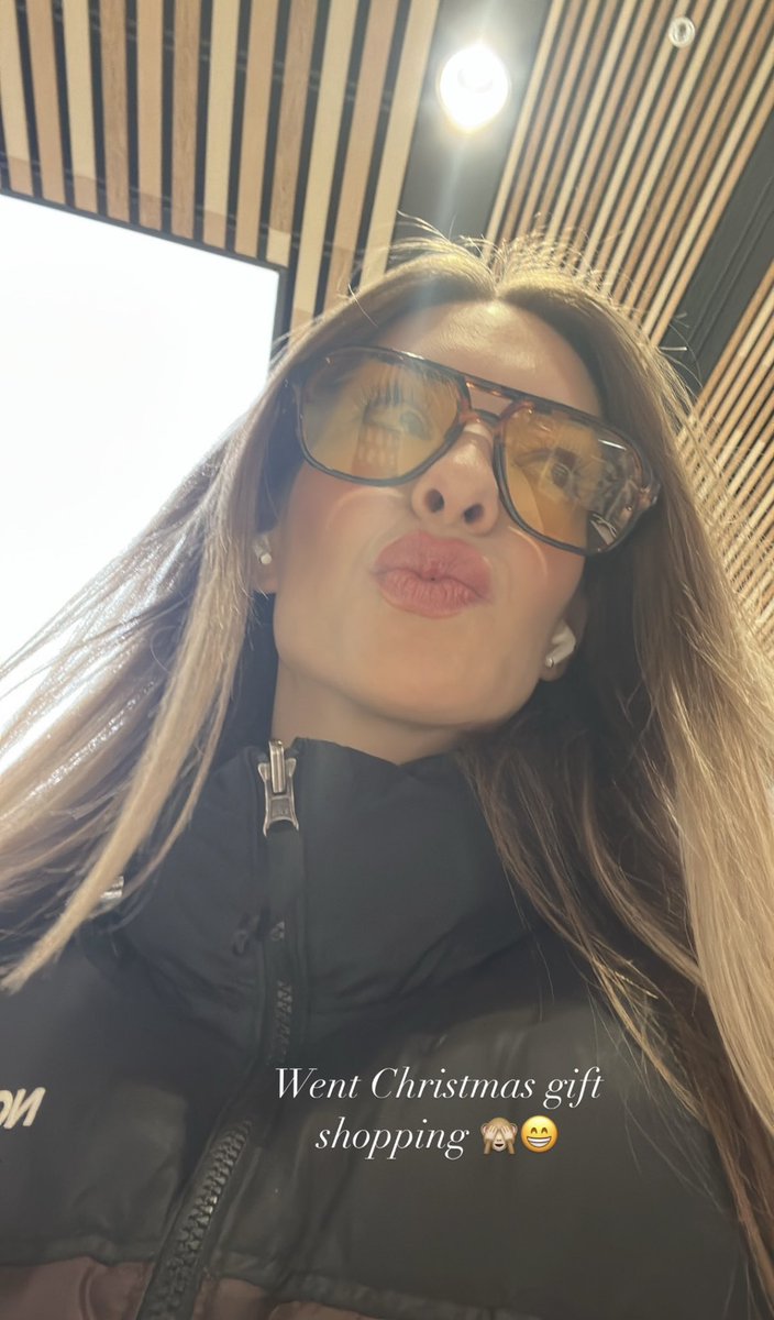 rubyenraylls432's tweet image. Went for Christmas shopping