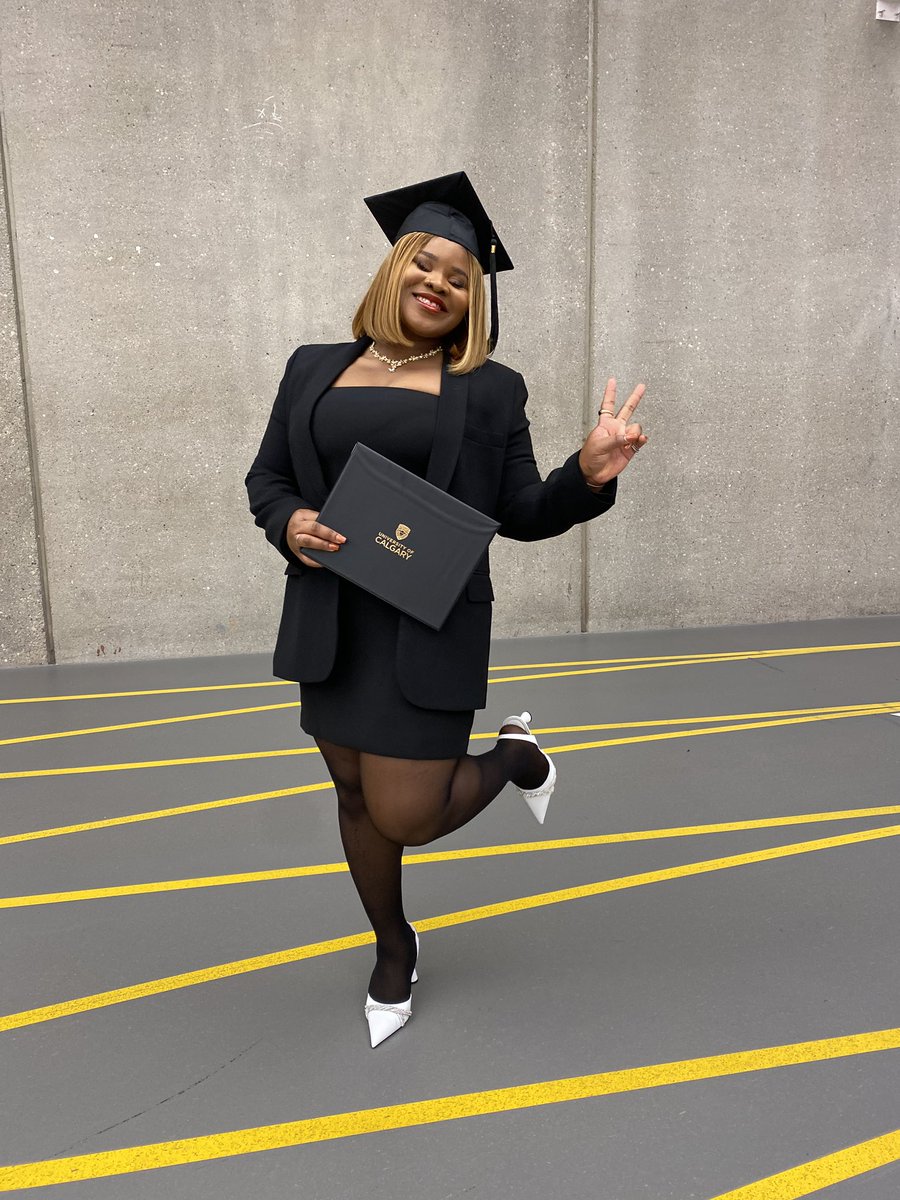 “just look at the degree on that chick” 

Anytime I get a chance to flex my degree I will: 
 🧏🏾‍♀️ MSc Data Science &amp; Analytics (Honors)  
🧏🏾‍♀️ BEng Petroleum Engineering 

I love this whole thread, women achieving things &gt;&gt;&gt;&gt;