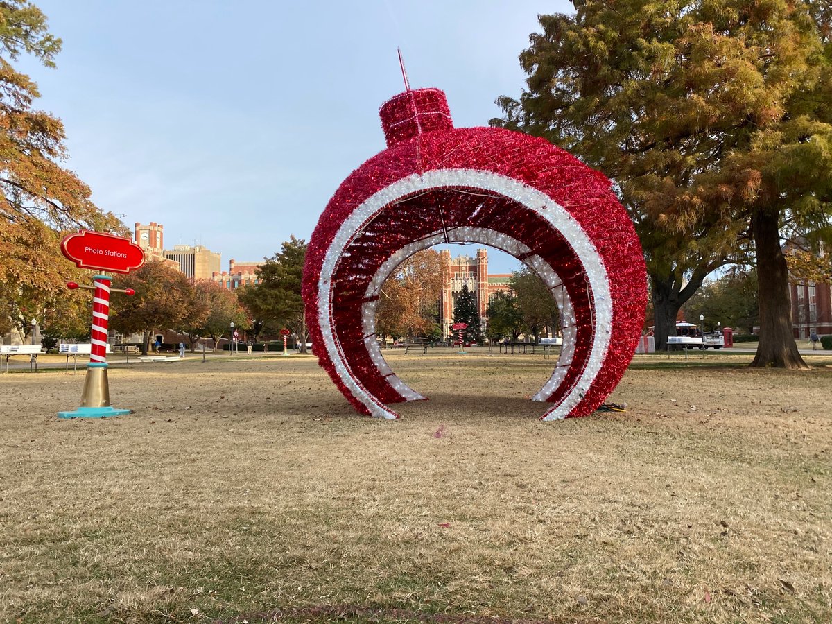 PalmeriJoAnn's tweet image. A peek at preparations for tonight&apos;s Holiday Lights event in the Soval Series @UofOklahoma 🌲🦌🎁 #LibrariesFromTheOutside ou.edu/soval-series
