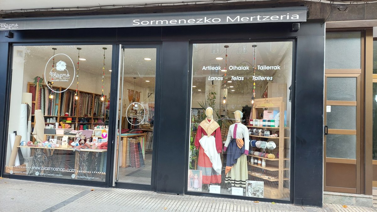 Baserritarren jantziekin jantzi dituzte erakusleihoak
oarsoaldea.hitza.eus/2025/11/19/bas…
Argazkiak: <a href="/iraultzadt/">Jantziaren Zentroa - Iraultza Dantza Taldea</a> #Errenteria #Orereta