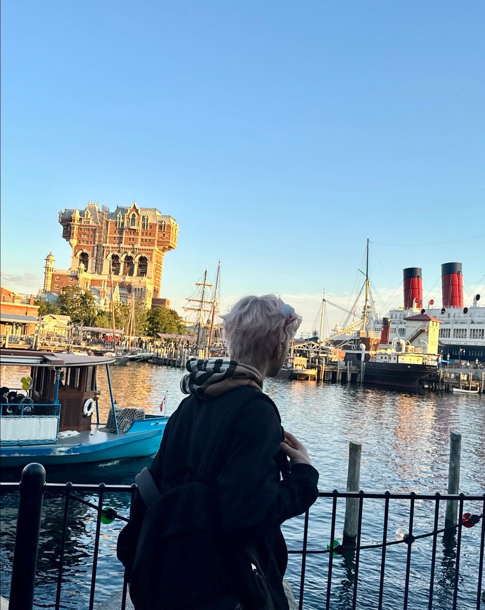 02YH17's tweet image. 🦌 i went to disney sea with gonie chan today
🦌 ㅋㅋㅋ
🦌 cute cat ears
🦌 [photo]
🦌 i’ll organize the photos and upload them
🦌 [photo]
🦌 c-cut
🦌 [photo]
🦌 god of churros

#YONGHEE #용희 #CIX #씨아이엑스