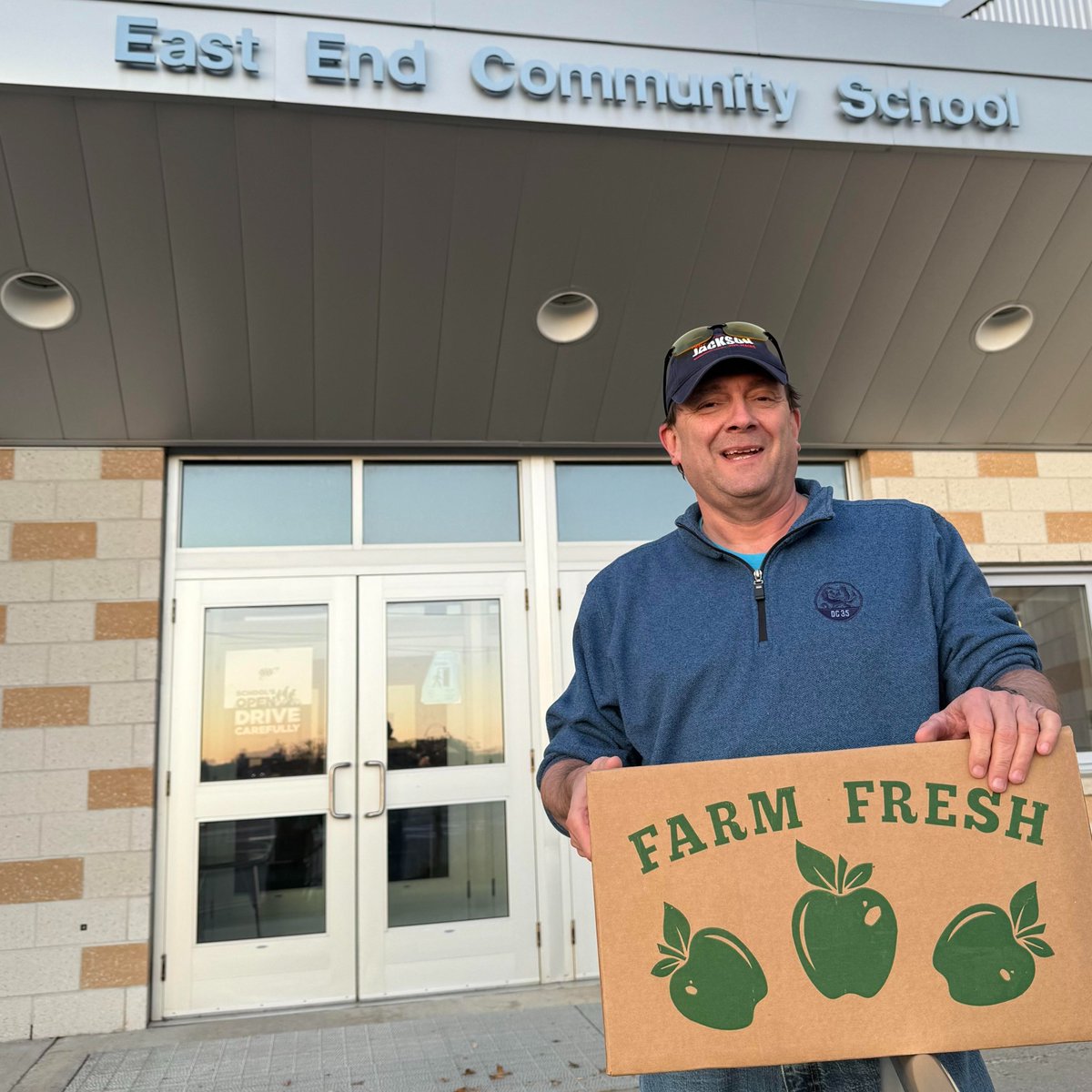 Delivering food boxes as a part of Food AND Medicine's Solidarity Harvest is something I look forward to every year. It's about solidarity, not charity. #mepolitics #Solidarity