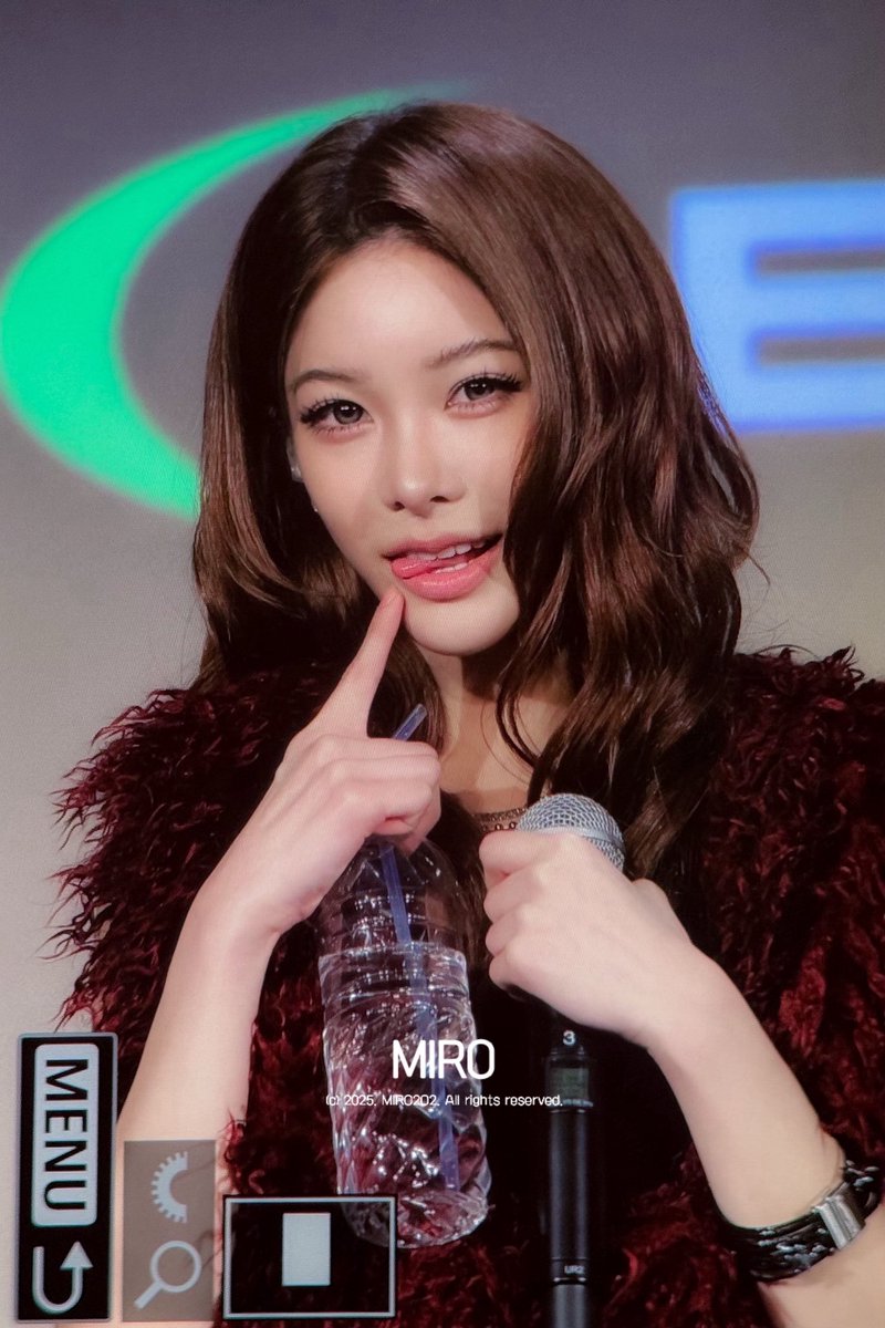 MIRO2O2's tweet image. 251119 오늘도 앙큼상큼해 🫵🏻✨
#영파씨 #YOUNGPOSSE #지아나 #JIANA