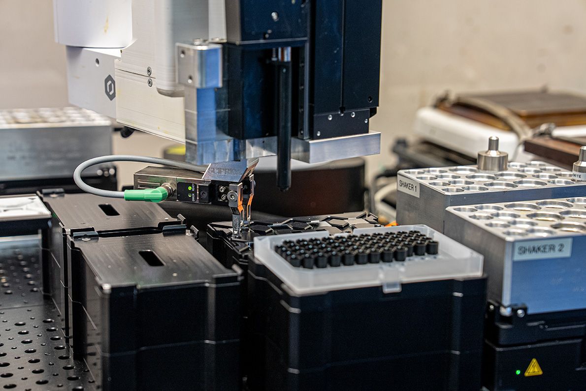 ReadRevMag's tweet image. Learn about an automated, AI-powered laboratory that optimizes materials synthesis, completing processes that once took years in weeks. buff.ly/q4tDqyv