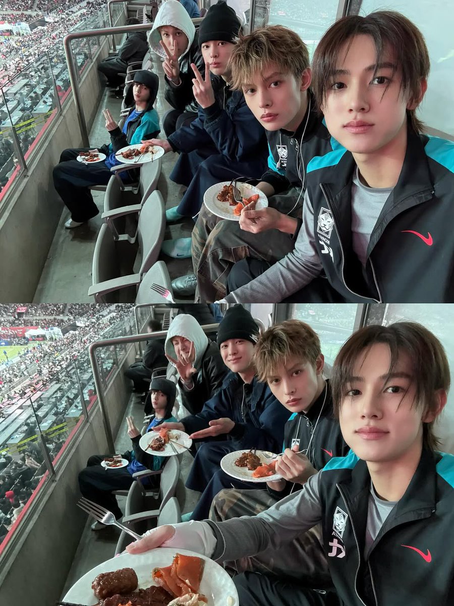 sunghyuncortis's tweet photo. Foods are too good that we forgot who’s competing at the court https://t.co/dG1yZwZMFR
