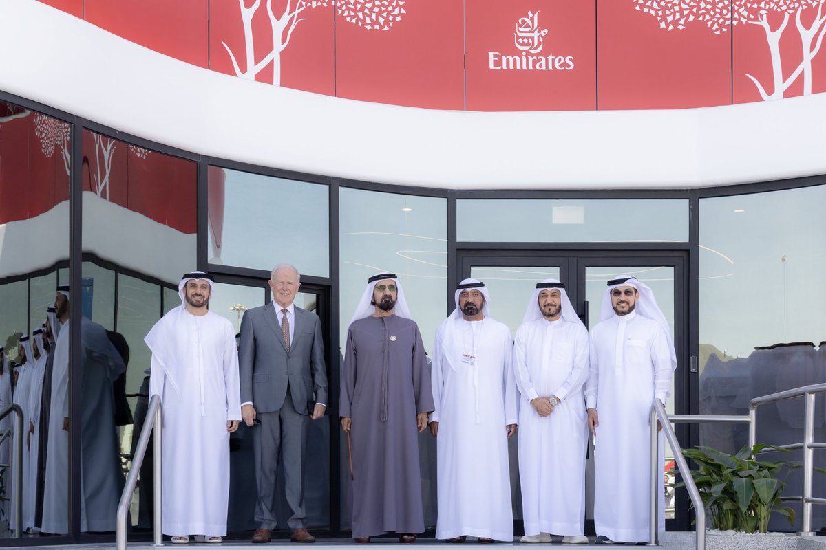 تشرفنا اليوم بزيارة صاحب السمو الشيخ محمد بن راشد آل مكتوم إلى جناح طيران الإمارات في معرض دبي للطيران.

دعم سموه المتواصل ورؤيته الاستشرافية من الركائز الرئيسية التي رسخت ريادة دبي العالمية في مجالي الطيران والابتكار، وحضوره اليوم يجسّد الثقة التي يوليها لفرقنا وللمستقبل الواعد