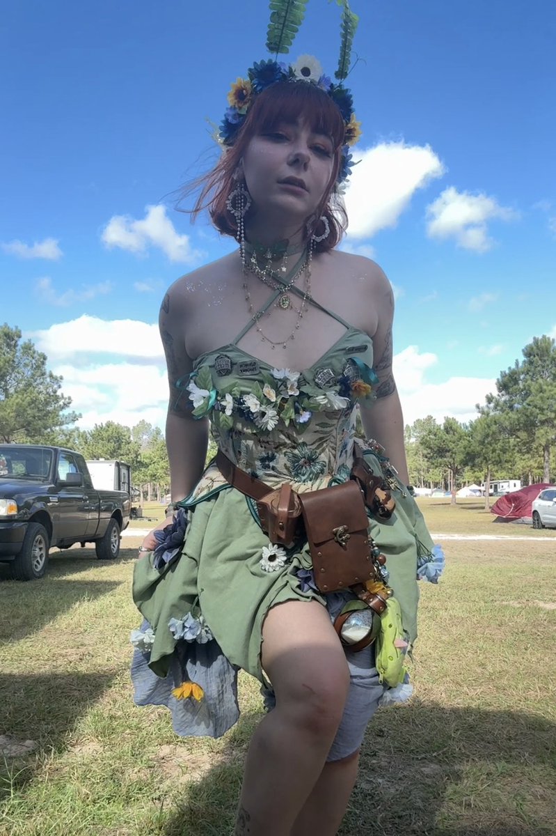 rooshibi's tweet photo. Take me back to Texas RenFaire 🩵 https://t.co/bvDKd0N5YZ