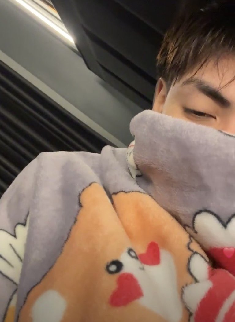 mimp_JD's tweet image. มั่ยมาคุยกันมีกิ้กแน่                         (นอนมั่ยตื่น)